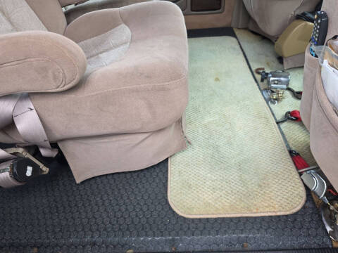 2003 Ford E-Series E-250 SD