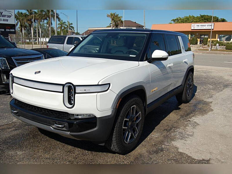 2023 Rivian R1S Adventure