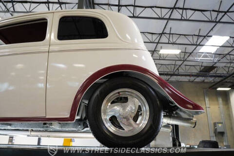 1933 Ford Victoria