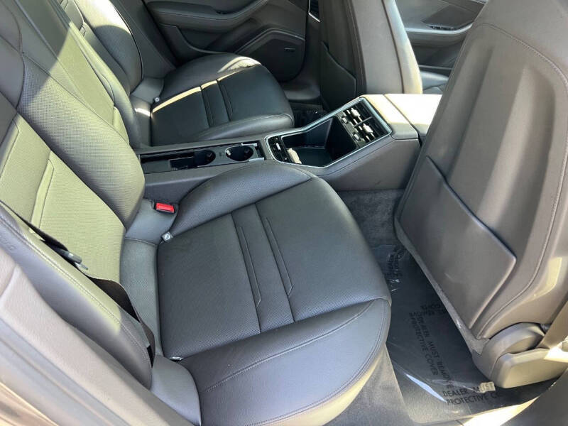 2018 Porsche Panamera 4