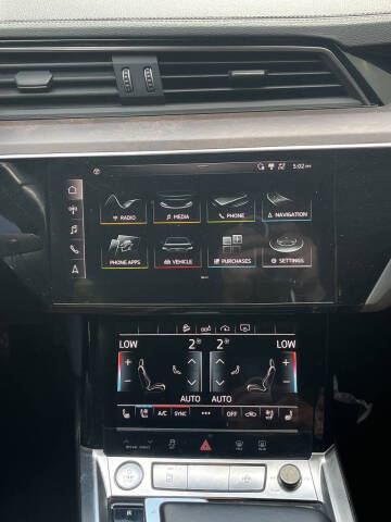 2019 Audi e-tron quattro Premium Plus