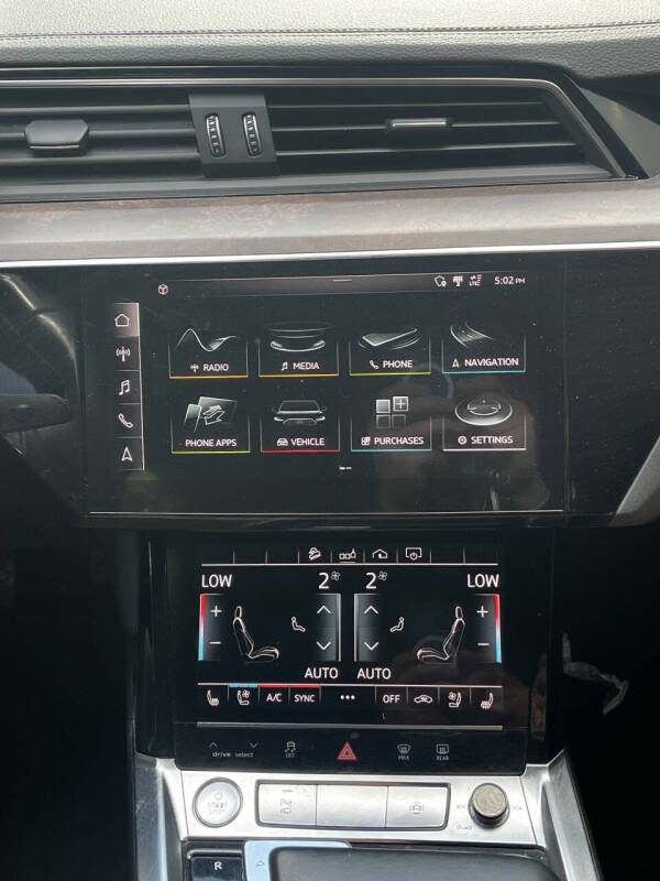 2019 Audi e-tron quattro Premium Plus