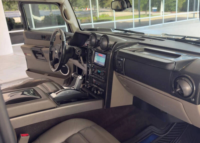 2004 HUMMER H2