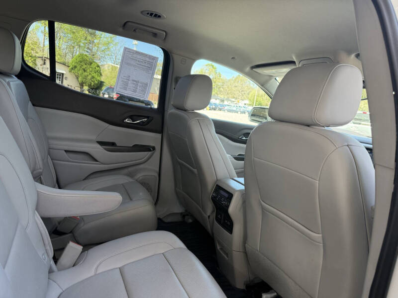 2022 GMC Acadia SLT