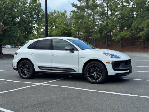 2023 Porsche Macan T
