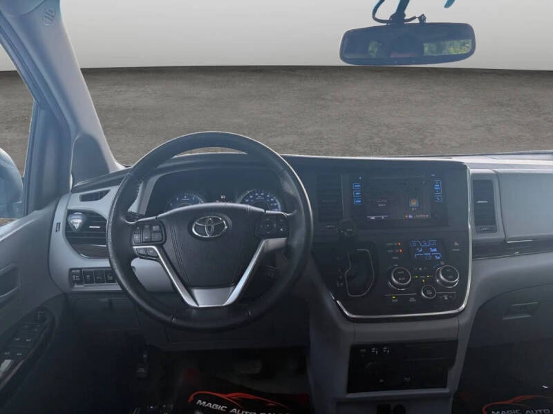 2015 Toyota Sienna