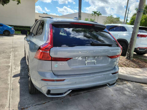 2024 Volvo XC60 B5 Plus Dark Theme