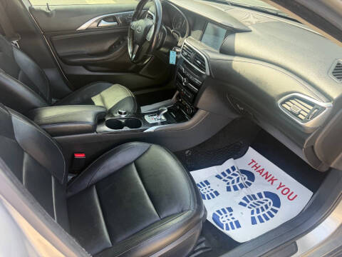 2017 Infiniti QX30 Luxury