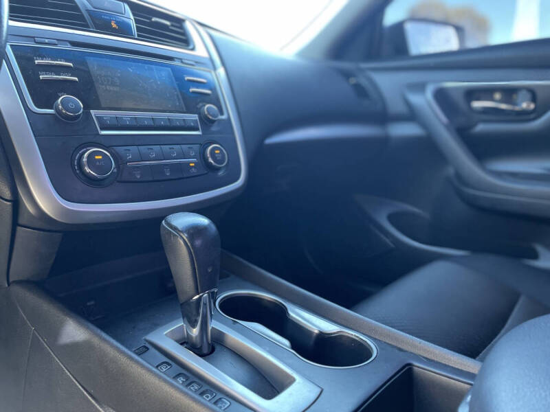 2017 Nissan Altima 2.5 SR