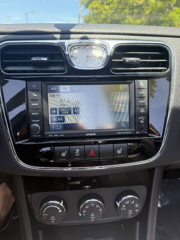 2011 Chrysler 200 Limited