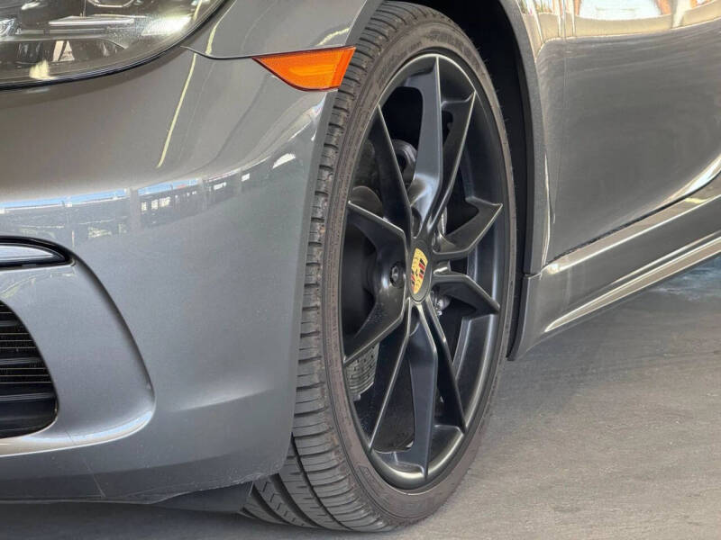 2019 Porsche 718 Cayman