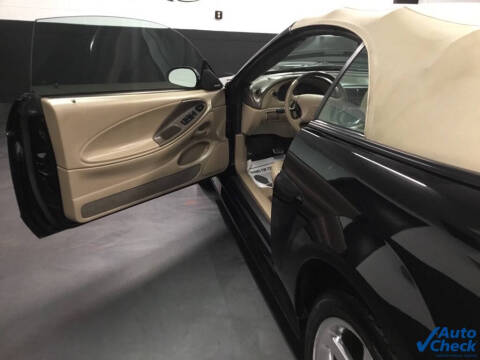 2004 Ford Mustang GT Deluxe