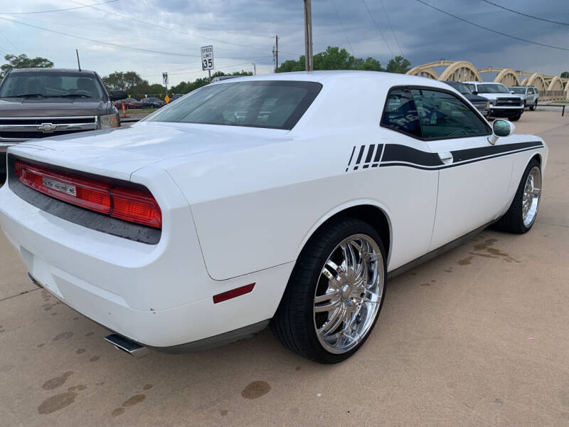 2013 Dodge Challenger SXT Plus