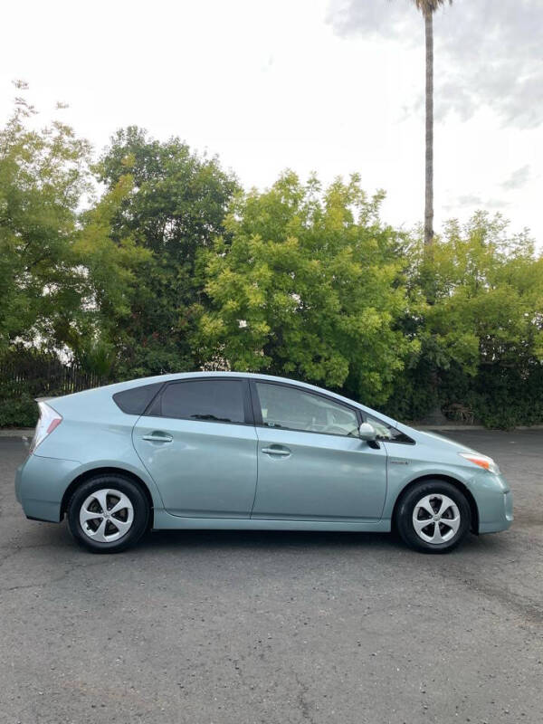 2012 Toyota Prius Two photo 7