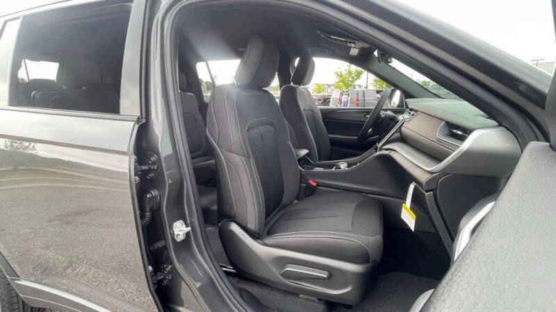 2026 Jeep Grand Cherokee L Laredo