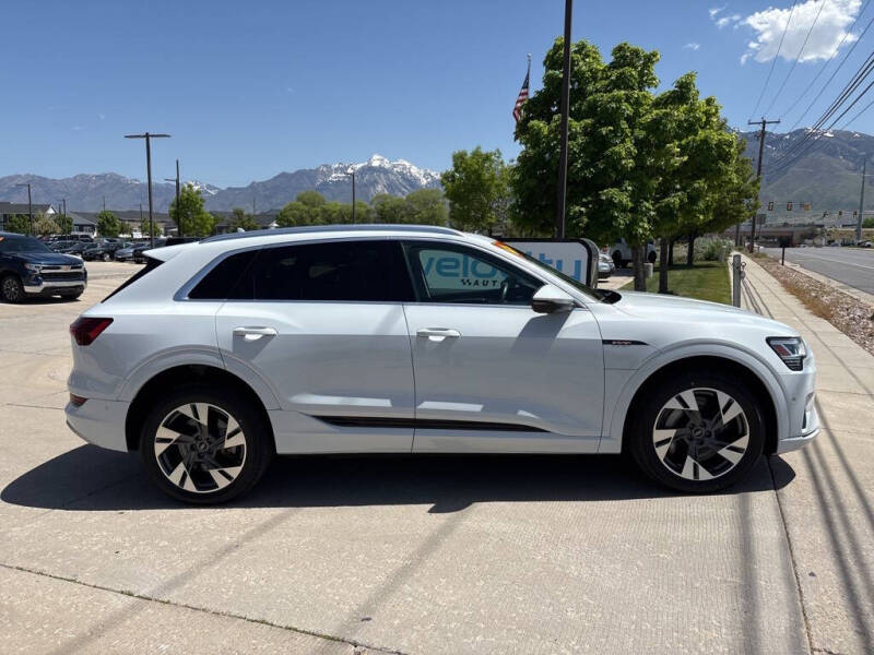 2021 Audi e-tron quattro Premium Plus