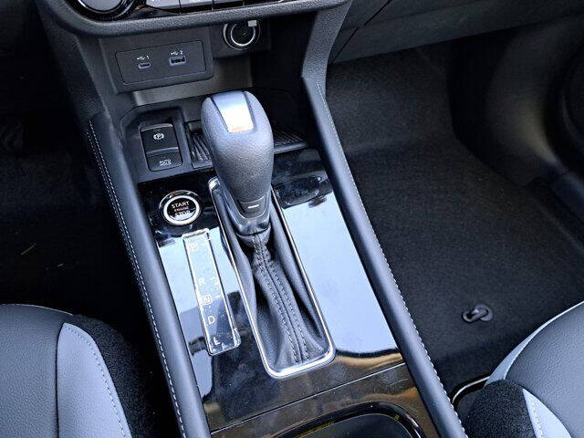 2024 Nissan Kicks SR