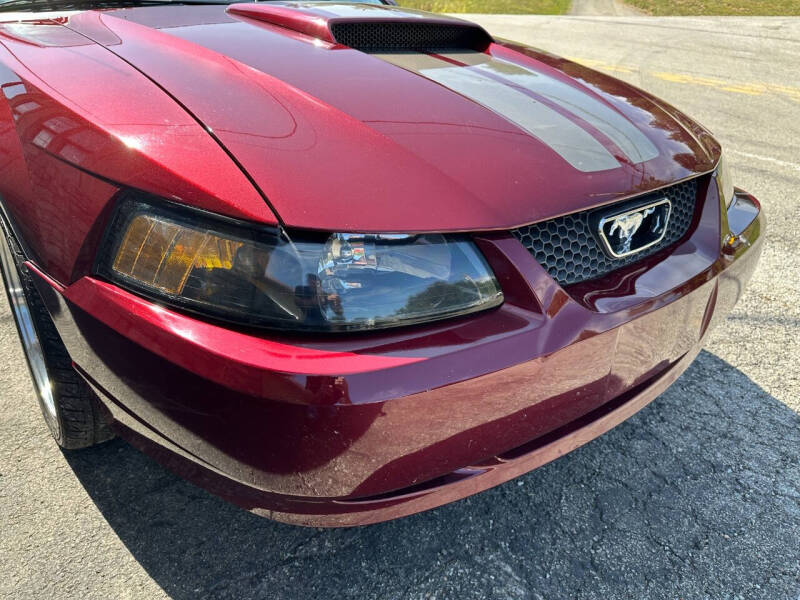 2004 Ford Mustang GT Deluxe