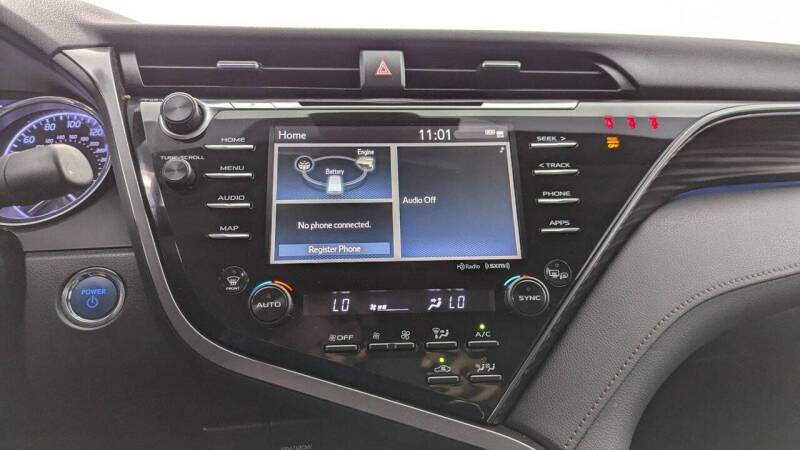 2020 Toyota Camry Hybrid XLE