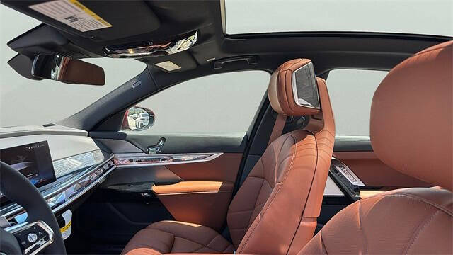 2025 BMW 7 Series 760i xDrive