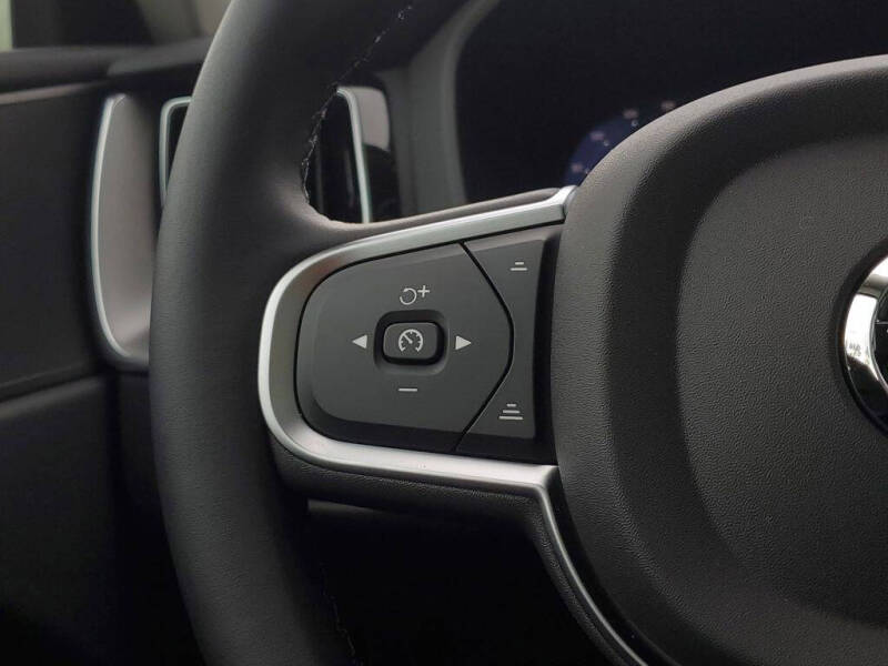 2025 Volvo XC60 T8 Core Dark Theme
