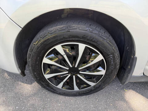 2009 Nissan Versa 1.8 S