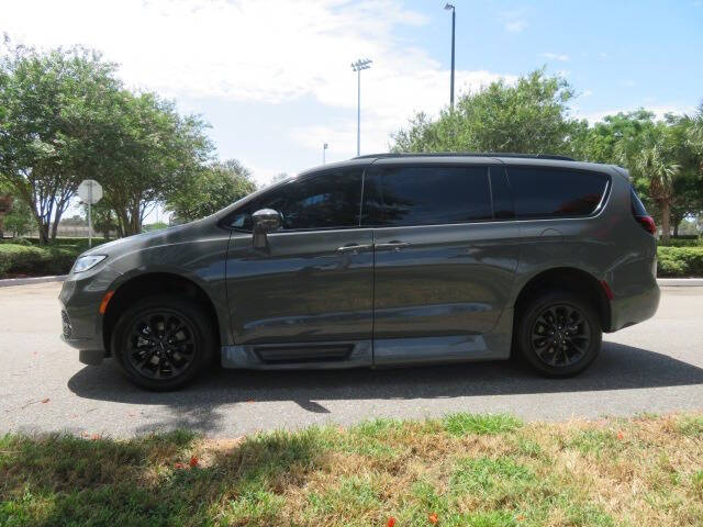 2021 Chrysler Pacifica Touring