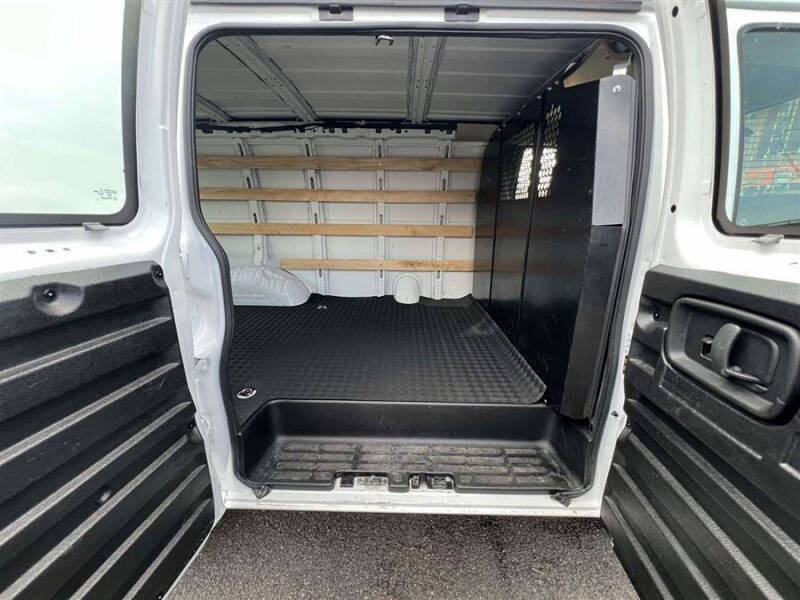 2023 GMC Savana 2500