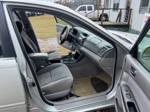 2005 Toyota Camry LE