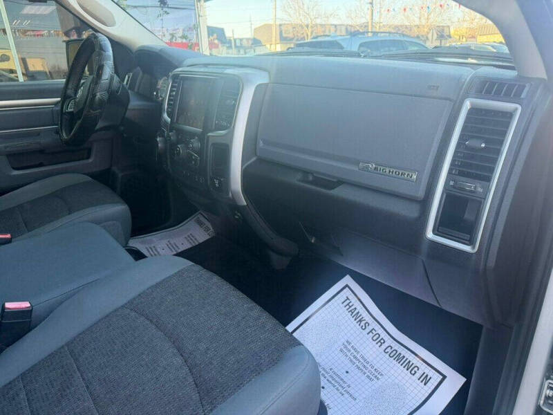 2016 RAM 1500 SLT