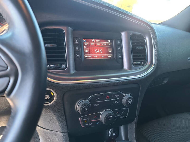 2017 Dodge Charger SE