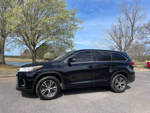 2017 Toyota Highlander for sale at LAMB MOTORS INC in Hamilton AL