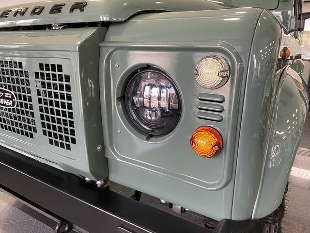 1999 Land Rover Defender 13