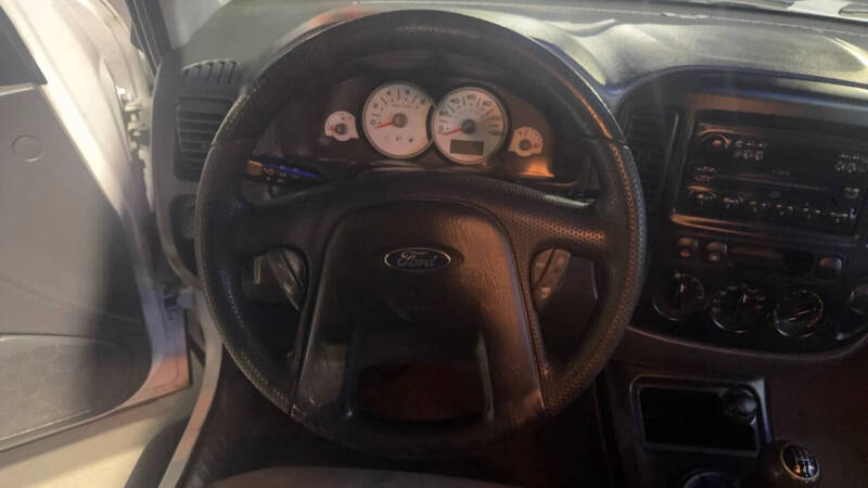 2005 Ford Escape XLS