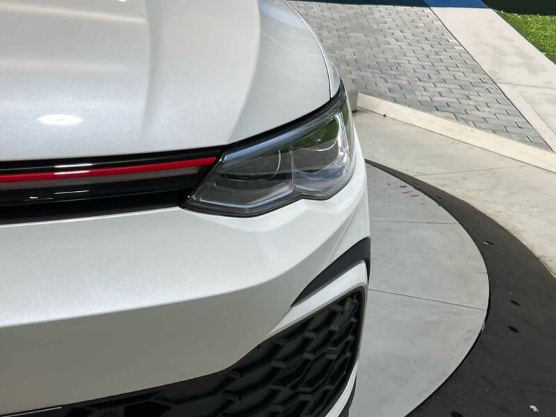 2024 Volkswagen Golf GTI SE