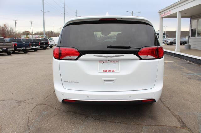 2017 Chrysler Pacifica Touring-L