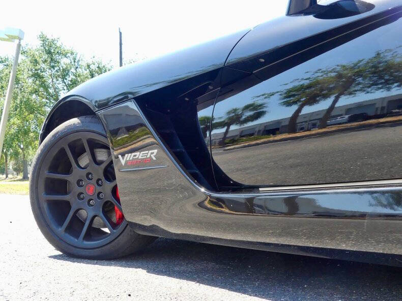 2004 Dodge Viper SRT-10