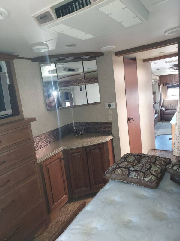 2011 Heartland Landmark