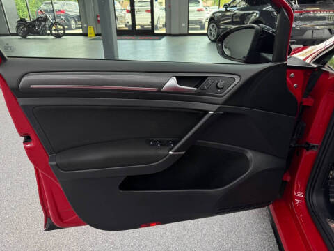 2021 Volkswagen Golf GTI S