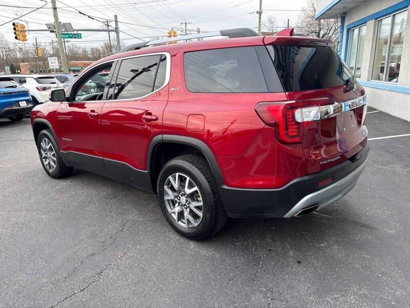 2023 GMC Acadia SLT