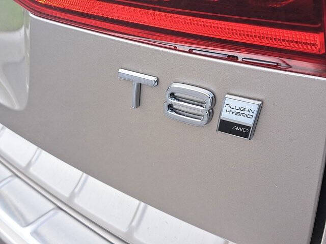 2026 Volvo XC60 T8 Plus