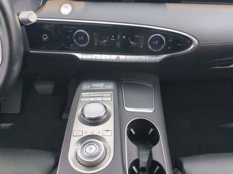 2025 Genesis GV70 2.5T Standard