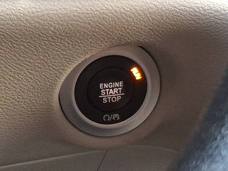 2020 Chrysler Voyager L