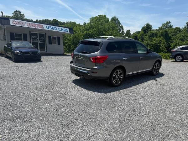 2017 Nissan Pathfinder SV