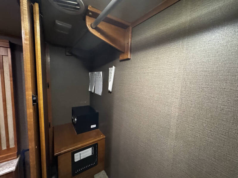 2018 Tiffin Allegro RED