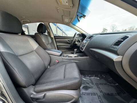 2016 Nissan Altima 2.5 SR