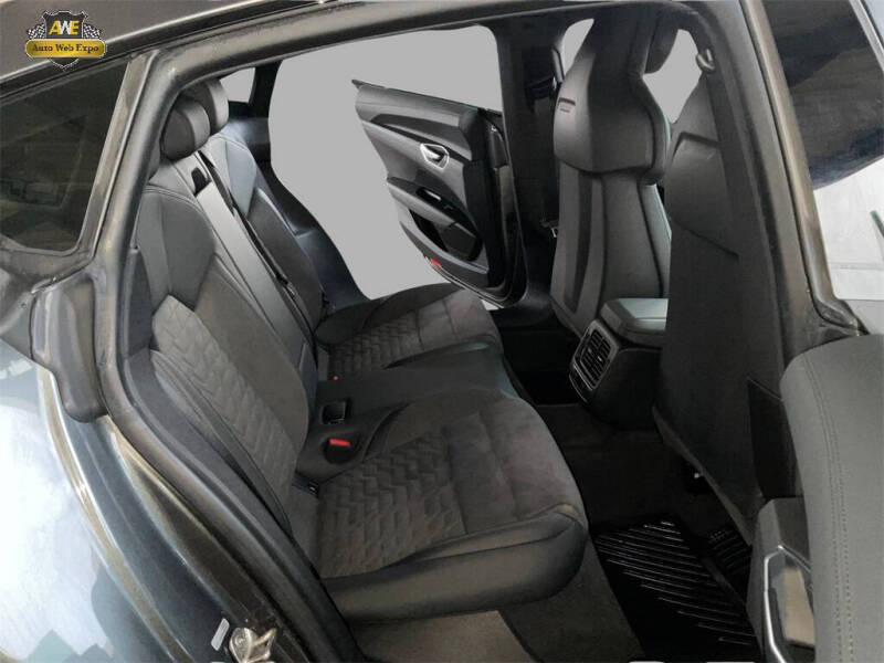 2022 Audi e-tron GT quattro Premium Plus