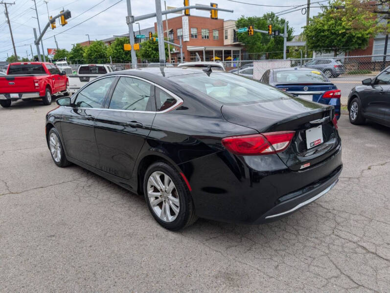 2017 Chrysler 200 Limited Platinum