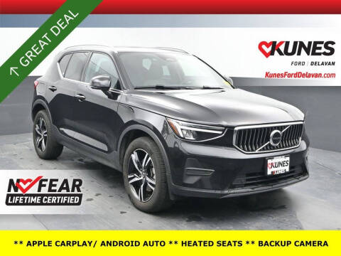 2025 Volvo XC40 B5 Core Bright Theme