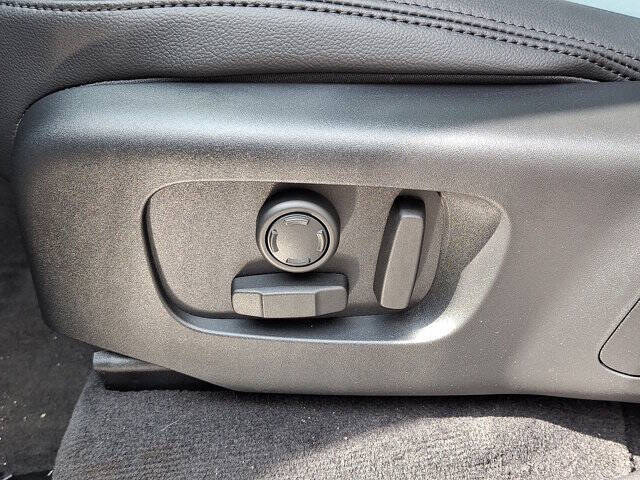 2026 Land Rover Range Rover Velar P250 Dynamic SE